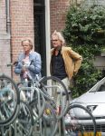 Amsterdam 7 september 2019
Jeroen Pauw met zijn vriendin en vrienden in Amsterdam zuid.