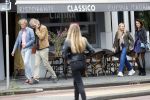 Amsterdam 7 september 2019
Jeroen Pauw met zijn vriendin en vrienden in Amsterdam zuid.