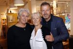 Amsterdam 27 september 2019
Boekpresentatie van Koos Alberts geschreven door zijn dochter Christa Krommenhoek. Presentatie is bij Scheltema. Joke Alberts met zoon Dave en dochter Christa