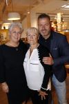 Amsterdam 27 september 2019
Boekpresentatie van Koos Alberts geschreven door zijn dochter Christa Krommenhoek. Presentatie is bij Scheltema. Joke Alberts met zoon Dave en dochter Christa