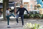 Amsterdam 19 september 2019
Mustapha Nakhli  voetbalt met kinderen op stfraat in Amsterdam zuid.