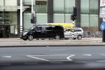 Amsterdam Schiphol 3 september 2019
Prins Harry wordt door busje opgehaald bij Soho house en naar de vip van schiphol gebracht . Nederlandse beveiligers begeleiden hem.