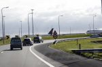 Amsterdam Schiphol 3 september 2019
Prins Harry wordt door busje opgehaald bij Soho house en naar de vip van schiphol gebracht . Nederlandse beveiligers begeleiden hem.