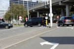 Amsterdam Schiphol 3 september 2019
Prins Harry wordt door busje opgehaald bij Soho house en naar de vip van schiphol gebracht . Nederlandse beveiligers begeleiden hem.