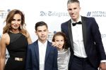 Hilversum 2 september 2019
Voetbalgala bij studio 21 . Robin v Persie kwam met zijn vrouw Bouchra kinderen en zijn manager Kees Vos en zijn vrouw