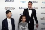 Hilversum 2 september 2019
Voetbalgala bij studio 21 . Robin v Persie kwam met zijn vrouw Bouchra kinderen en zijn manager Kees Vos en zijn vrouw