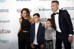 Hilversum 2 september 2019
Voetbalgala bij studio 21 . Robin v Persie kwam met zijn vrouw Bouchra kinderen en zijn manager Kees Vos en zijn vrouw