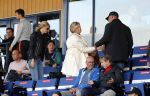 Katwijk 10 september 2019
Ruud Gullit Joelle Gullit Estelle Cruijff , haar moeder, Nigel ( stiefzoon Ruud) en de vriendin van Maxim Gullit zitten op de tribune bij de eerste interland van Maxim tegen Portugal. Nederland Portugal 4-0