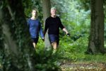 Breukelen 6 september 2019
Sybrand Niessen aan het wandelen met zijn vrouw