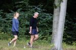 Breukelen 6 september 2019
Sybrand Niessen aan het wandelen met zijn vrouw