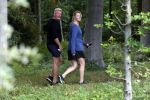 Breukelen 6 september 2019
Sybrand Niessen aan het wandelen met zijn vrouw