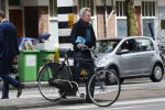 Amsterdam 9 september 2019
Tom Egbers doet op de fiets boodschappen in Amsterdam zuid.