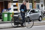 Amsterdam 9 september 2019
Tom Egbers doet op de fiets boodschappen in Amsterdam zuid.