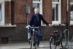 Amsterdam 9 september 2019
Tom Egbers doet op de fiets boodschappen in Amsterdam zuid.