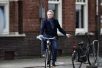 Amsterdam 9 september 2019
Tom Egbers doet op de fiets boodschappen in Amsterdam zuid.
