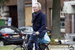 Amsterdam 9 september 2019
Tom Egbers doet op de fiets boodschappen in Amsterdam zuid.