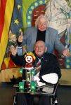 Vlaardingen 13 oktober 2020
Bassie en Adriaan openen in het Vlaardings Museum hun expositie over hun carrierre .
Bas v Toor en Aad v Toor hun vrouwen zijn natullrlijk ook aanwezig.