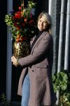 Amsterdam 9 oktober 2020
Anouk Smulders betrapt met een grote vaas bloemen