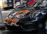Amsterdam 7 oktober 2020
Bas Smit rijdt in een porsche met schildpadden erop. Bas heeft mer dan 600k opgehaald voor het prinses Maxima centrum