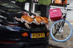 Amsterdam 7 oktober 2020
Bas Smit rijdt in een porsche met schildpadden erop. Bas heeft mer dan 600k opgehaald voor het prinses Maxima centrum
