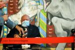 Vlaardingen 13 oktober 2020
Bassie en Adriaan openen in het Vlaardings Museum hun expositie over hun carrierre .
Bas v Toor en Aad v Toor hun vrouwen zijn natullrlijk ook aanwezig.