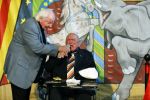 Vlaardingen 13 oktober 2020
Bassie en Adriaan openen in het Vlaardings Museum hun expositie over hun carrierre .
Bas v Toor en Aad v Toor hun vrouwen zijn natullrlijk ook aanwezig.