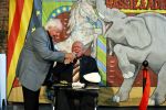 Vlaardingen 13 oktober 2020
Bassie en Adriaan openen in het Vlaardings Museum hun expositie over hun carrierre .
Bas v Toor en Aad v Toor hun vrouwen zijn natullrlijk ook aanwezig.