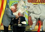 Vlaardingen 13 oktober 2020
Bassie en Adriaan openen in het Vlaardings Museum hun expositie over hun carrierre .
Bas v Toor en Aad v Toor hun vrouwen zijn natullrlijk ook aanwezig.
