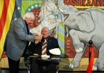 Vlaardingen 13 oktober 2020
Bassie en Adriaan openen in het Vlaardings Museum hun expositie over hun carrierre .
Bas v Toor en Aad v Toor hun vrouwen zijn natullrlijk ook aanwezig.