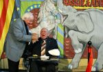 Vlaardingen 13 oktober 2020
Bassie en Adriaan openen in het Vlaardings Museum hun expositie over hun carrierre .
Bas v Toor en Aad v Toor hun vrouwen zijn natullrlijk ook aanwezig.