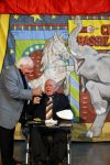 Vlaardingen 13 oktober 2020
Bassie en Adriaan openen in het Vlaardings Museum hun expositie over hun carrierre .
Bas v Toor en Aad v Toor hun vrouwen zijn natullrlijk ook aanwezig.