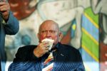 Vlaardingen 13 oktober 2020
Bassie en Adriaan openen in het Vlaardings Museum hun expositie over hun carrierre .
Bas v Toor en Aad v Toor hun vrouwen zijn natullrlijk ook aanwezig.