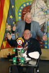 Vlaardingen 13 oktober 2020
Bassie en Adriaan openen in het Vlaardings Museum hun expositie over hun carrierre .
Bas v Toor en Aad v Toor hun vrouwen zijn natullrlijk ook aanwezig.