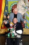 Vlaardingen 13 oktober 2020
Bassie en Adriaan openen in het Vlaardings Museum hun expositie over hun carrierre .
Bas v Toor en Aad v Toor hun vrouwen zijn natullrlijk ook aanwezig.