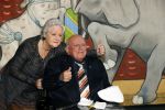 Vlaardingen 13 oktober 2020
Bassie en Adriaan openen in het Vlaardings Museum hun expositie over hun carrierre .
Bas v Toor en Aad v Toor hun vrouwen zijn natullrlijk ook aanwezig.
