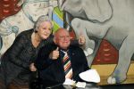 Vlaardingen 13 oktober 2020
Bassie en Adriaan openen in het Vlaardings Museum hun expositie over hun carrierre .
Bas v Toor en Aad v Toor hun vrouwen zijn natullrlijk ook aanwezig.