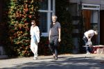 Amsterdam 20 september 2020
Bert Kuizenga en zijn vrouw Astrid wandelend op straat in Amsterdam zuid