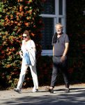 Amsterdam 20 september 2020
Bert Kuizenga en zijn vrouw Astrid wandelend op straat in Amsterdam zuid