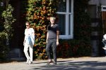 Amsterdam 20 september 2020
Bert Kuizenga en zijn vrouw Astrid wandelend op straat in Amsterdam zuid
