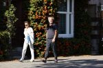 Amsterdam 20 september 2020
Bert Kuizenga en zijn vrouw Astrid wandelend op straat in Amsterdam zuid