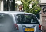 Amsterdam 30 september 2020
Bridget Maasland arriveert met haar zoon Mees  bij haar huis