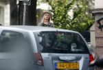 Amsterdam 30 september 2020
Bridget Maasland arriveert met haar zoon Mees  bij haar huis