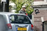Amsterdam 30 september 2020
Bridget Maasland arriveert met haar zoon Mees  bij haar huis