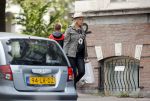 Amsterdam 30 september 2020
Bridget Maasland arriveert met haar zoon Mees  bij haar huis