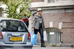 Amsterdam 30 september 2020
Bridget Maasland arriveert met haar zoon Mees  bij haar huis