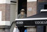 Amsterdam 30 september 2020
Bridget Maasland arriveert met haar zoon Mees  bij haar huis