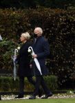 Naarden 8 oktober 2020
Begrafenis Jan des Bouvrie  op algemene begraafplaats Nieuw Valkeveen.
Caroline Tensen met haar man Ernst Jan Smids