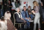 Amsterdam 25 mei 2020
Boekpresentatie Fien Vermeulen in het college Hotel. Fien met haar ouders