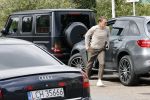 Amsterdam 24 september 2020
Frank de Boer doet boodschappen in Amsterdam zuid. Hij rijdt nog in een mercedes met een USA kenteken