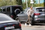 Amsterdam 24 september 2020
Frank de Boer doet boodschappen in Amsterdam zuid. Hij rijdt nog in een mercedes met een USA kenteken